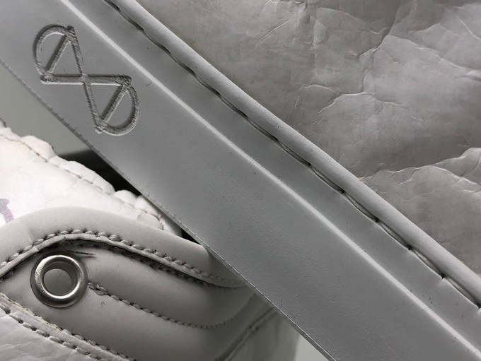 nat-2™ x KL Studio Space Sleek Low meteorites from COILEX