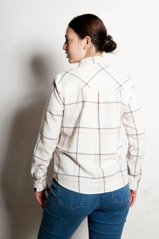 Sustainable check blouse Zora| creme pink from common|era sustainable fashion