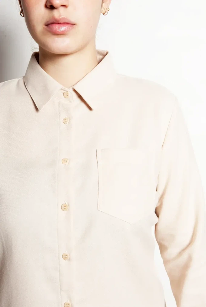 Sustainable blouse Zihull | beige from common|era sustainable fashion