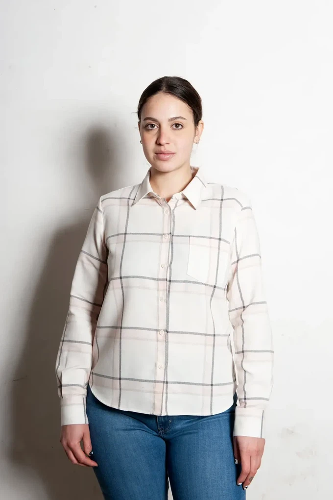 Sustainable check blouse Zora| creme pink from common|era sustainable fashion