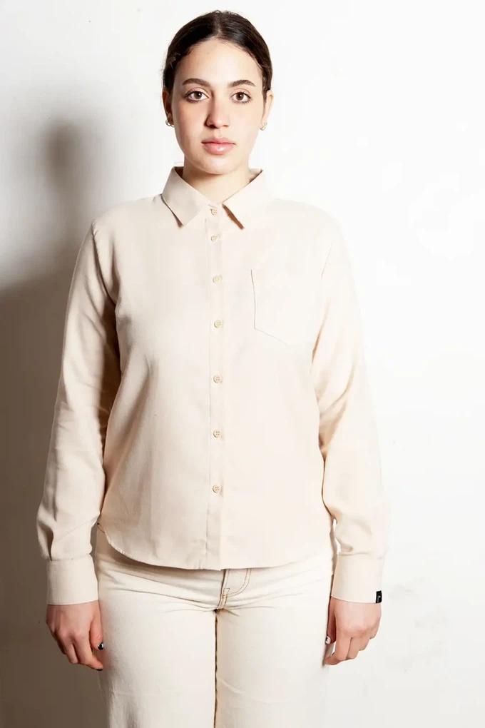 Sustainable blouse Zihull | beige from common|era sustainable fashion