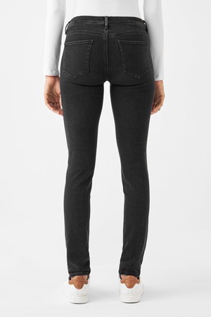 MID SUN Slim Comfortstretch - Basic - Black Denim from DAWN Denim MID SUN Slim Comfortstretch - Basic - Black Denim from DAWN Denim