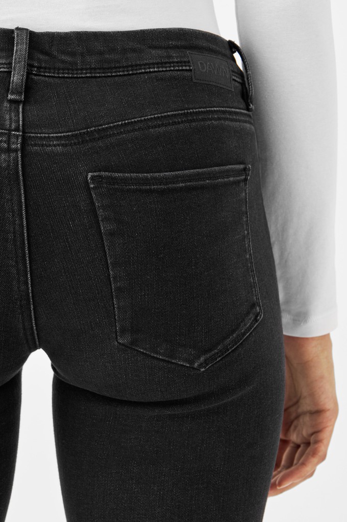 MID SUN Slim Comfortstretch - Basic - Black Denim from DAWN Denim MID SUN Slim Comfortstretch - Basic - Black Denim from DAWN Denim