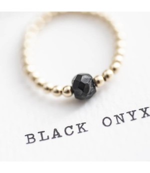 A BEAUTIFUL STORY •• Ring Sparkle GC Black Onyx M/L from De Groene Knoop