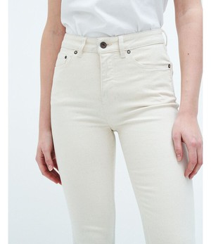 KUYICHI •• Lisette Flare Undyed | Off White from De Groene Knoop