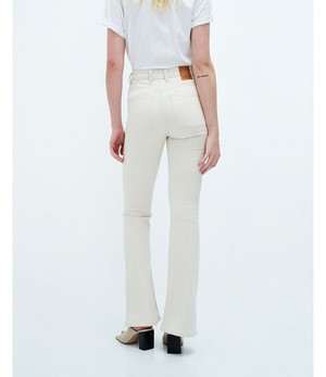 KUYICHI •• Lisette Flare Undyed | Off White from De Groene Knoop