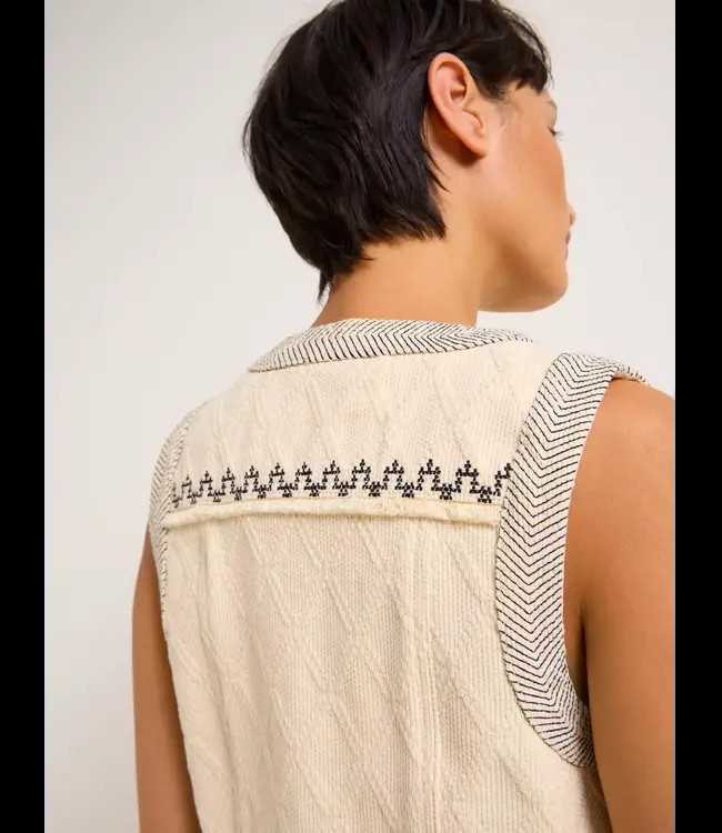 LANIUS •• STRUCTURED AND EMBROIDERED VEST | natural undyed from De Groene Knoop
