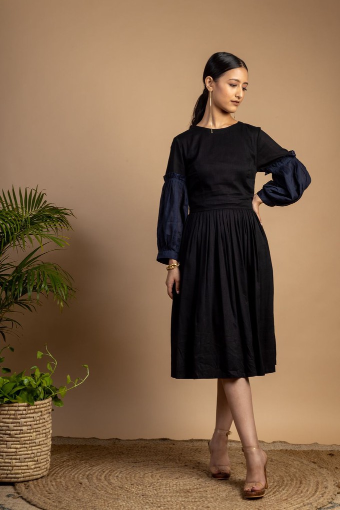 Sophia Black Dress from Doodlage