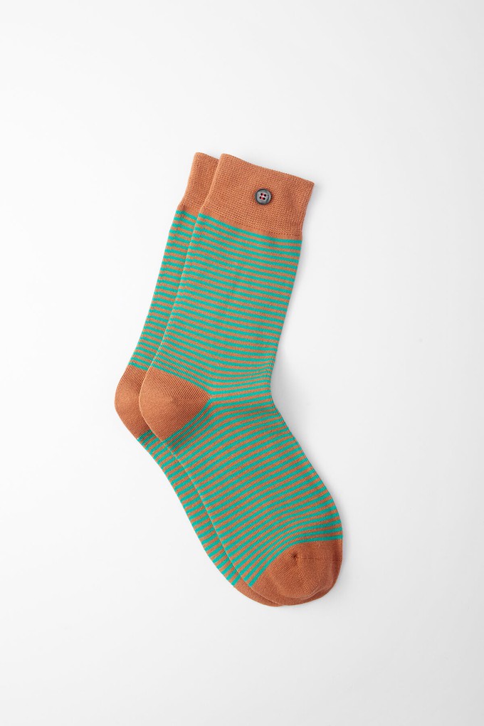 (2 Pairs) Women's Earth Creative Button Socks from Ecoer Fashion