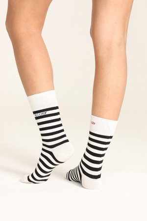 (2 Pairs) Women's Earth Creative Button Socks from Ecoer Fashion