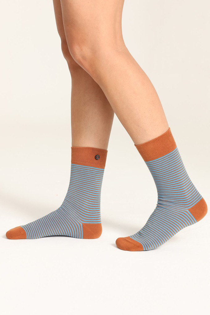 (2 Pairs) Women's Earth Creative Button Socks from Ecoer Fashion