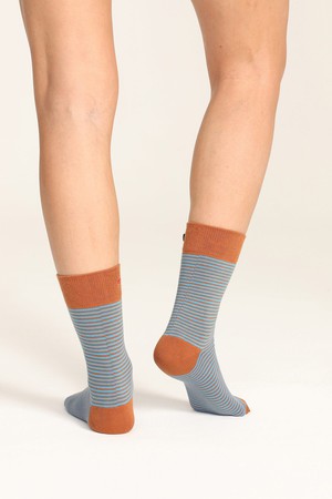 (2 Pairs) Women's Earth Creative Button Socks from Ecoer Fashion