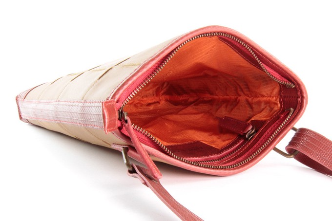 Reporter Bag | Leather & Fire-hose from Elvis & Kresse
