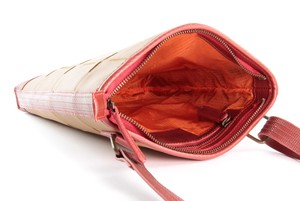 Reporter Bag | Leather & Fire-hose from Elvis & Kresse
