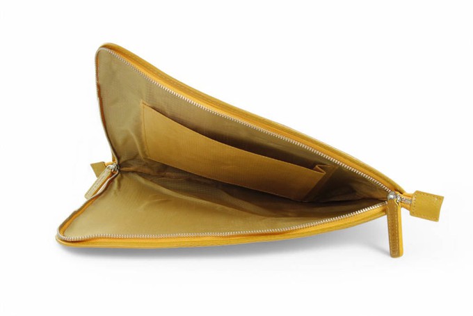 Folio Laptop Case | Leather & Fire-hose from Elvis & Kresse