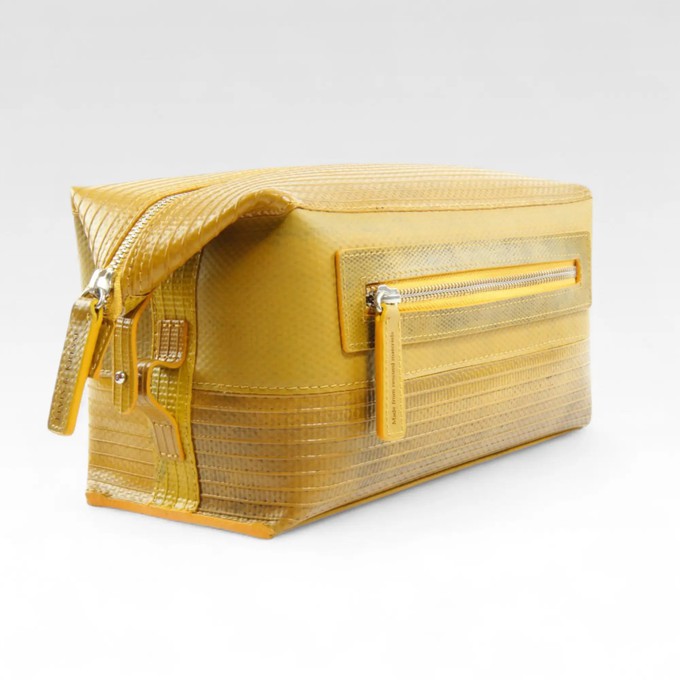 Large Washbag | Fire-hose from Elvis & Kresse