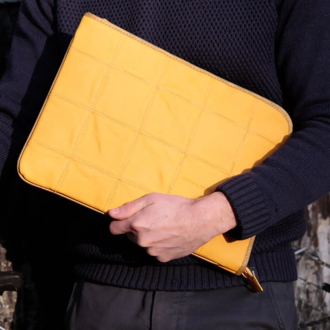 Folio Laptop Case | Leather & Fire-hose from Elvis & Kresse