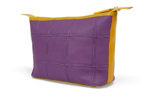 Cosmetics Case / Toiletry Bag | Leather & Fire-hose from Elvis & Kresse