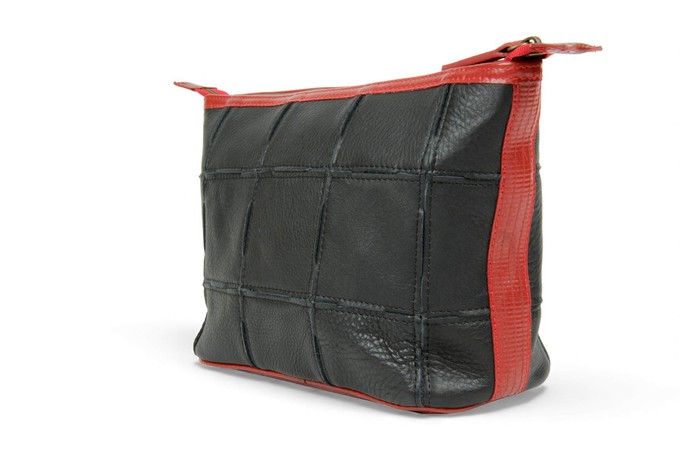 Cosmetics Case / Toiletry Bag | Leather & Fire-hose from Elvis & Kresse