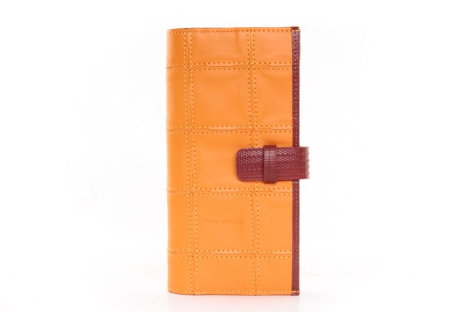 Travel Wallet | Leather & Fire-hose from Elvis & Kresse