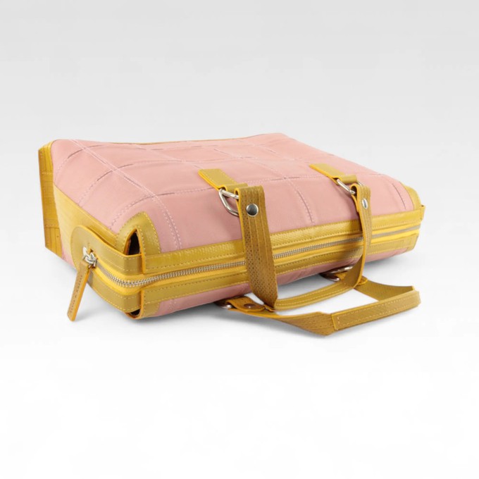Metropolitan Bag | Leather & Fire-hose from Elvis & Kresse