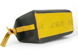 Medium Washbag | Printing Blanket & Fire-hose from Elvis & Kresse