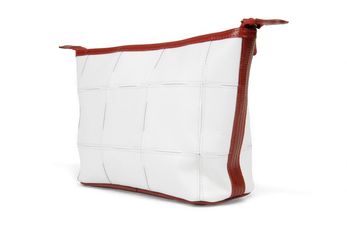 Cosmetics Case / Toiletry Bag | Leather & Fire-hose from Elvis & Kresse