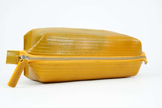 Medium Washbag | Fire-hose from Elvis & Kresse