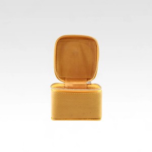 Medium Box | Leather & Fire-hose from Elvis & Kresse