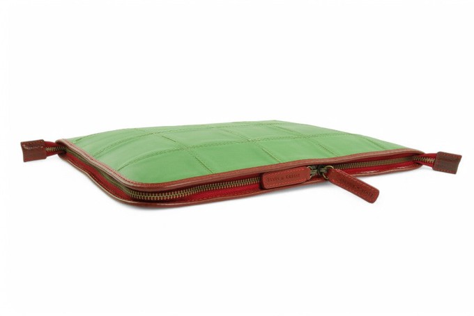 Folio Laptop Case | Leather & Fire-hose from Elvis & Kresse
