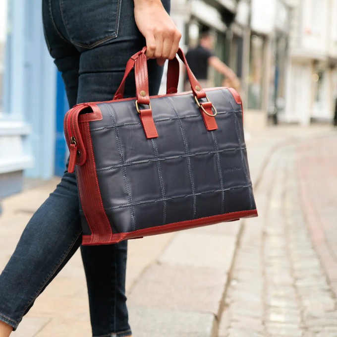 Metropolitan Bag | Leather & Fire-hose from Elvis & Kresse