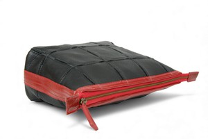 Cosmetics Case / Toiletry Bag | Leather & Fire-hose from Elvis & Kresse