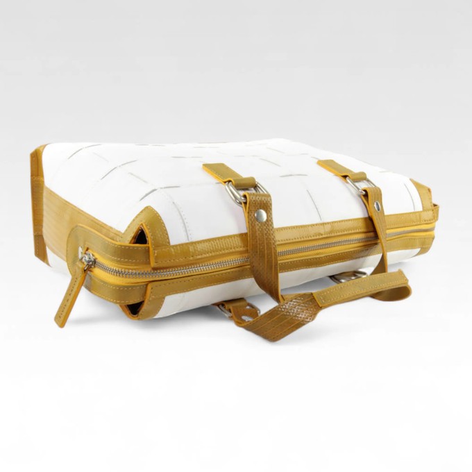 Metropolitan Bag | Leather & Fire-hose from Elvis & Kresse