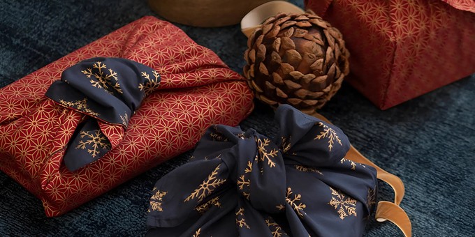Furoshiki Gift Wrap - 3 Pack (Sizes S, M & L) Double Sided Bundle - Ruby & Midnight Snowflakes from FabRap