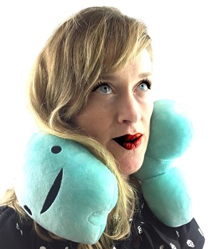 Knuffel/nekkussen penis met voorhuidzakje from Fairy Positron