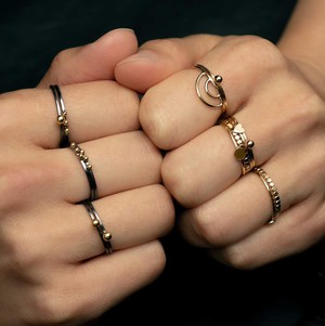 Black silver ring with bronze granulate from Fairy Positron