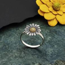 Silver/bronze daisy ring from Fairy Positron