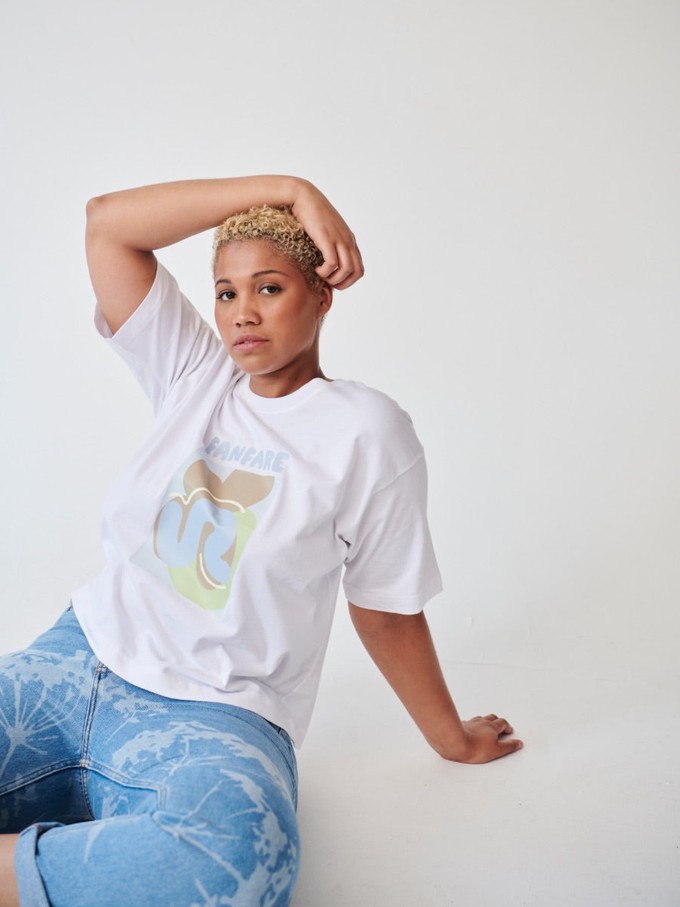 100% GOTs Certified Organic Cotton T-shirt with Elle Guest Print from Fanfare Label