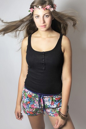 Orgnaic Shorts Smölla allover flowers from Frija Omina