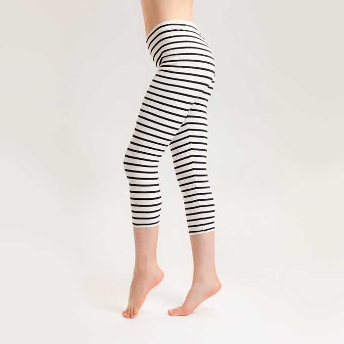 Bio Capri Leggings black and white stripes from Frija Omina