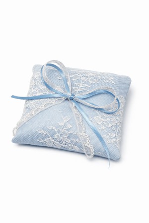 Mindie Ring Pillow from GAÂLA