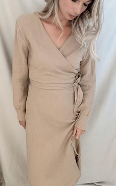 Wrap dress – Beige via Glow - the store