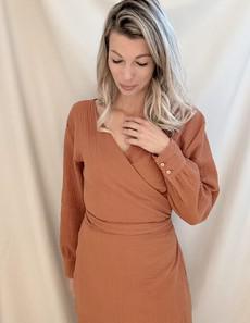 Wrap dress – Cognac via Glow - the store