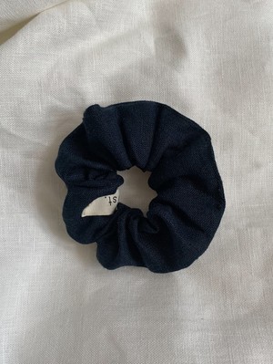 Scrunchie from gust.