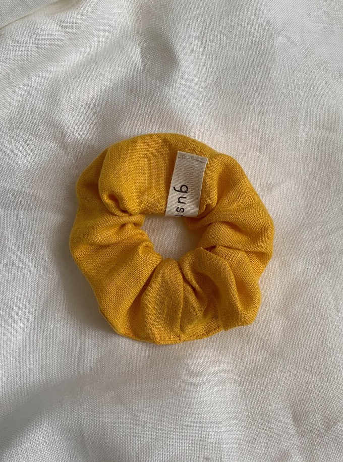 Scrunchie from gust.