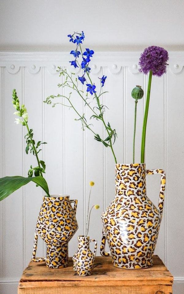 Vase Handpainted Leopard from Het Faire Oosten