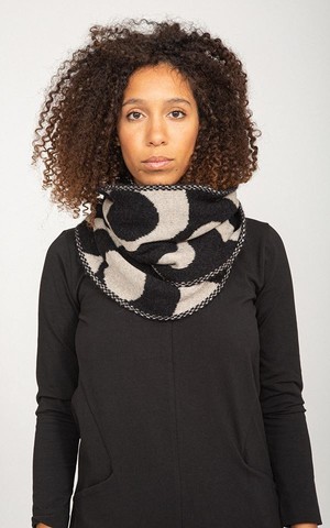 Scarf Valle Inifinity from Het Faire Oosten