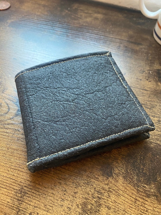 Black Wallet - Pinatex and hemp Vegetarian wallet made out from all natural fibres - Black or Brown - 100% plant fabrics, vegan friendly from Himal Natural Fibres