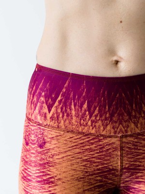 Yoga Pants Red Winddrawings from Hoessee