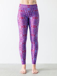 Yoga Pants Woodstories Red via Hoessee